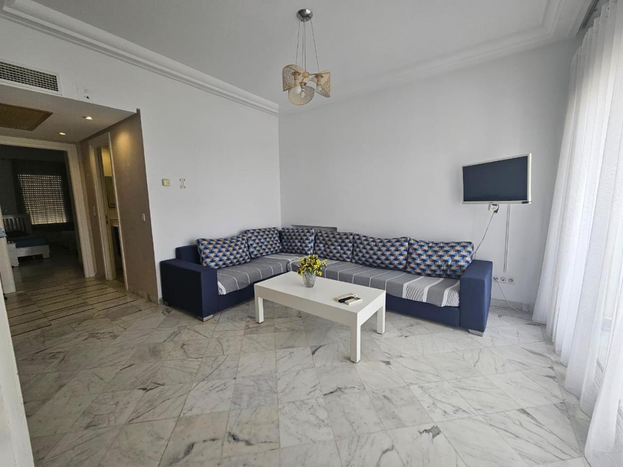 Apartment Location Saisonniere Un S2 Dans Pied Dans L'eau A Kantaoui Sousse